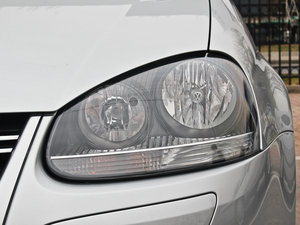 2011款1.4T DSG技术版 大灯