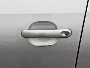 2011款1.4T DSG技术版 主驾门拉手