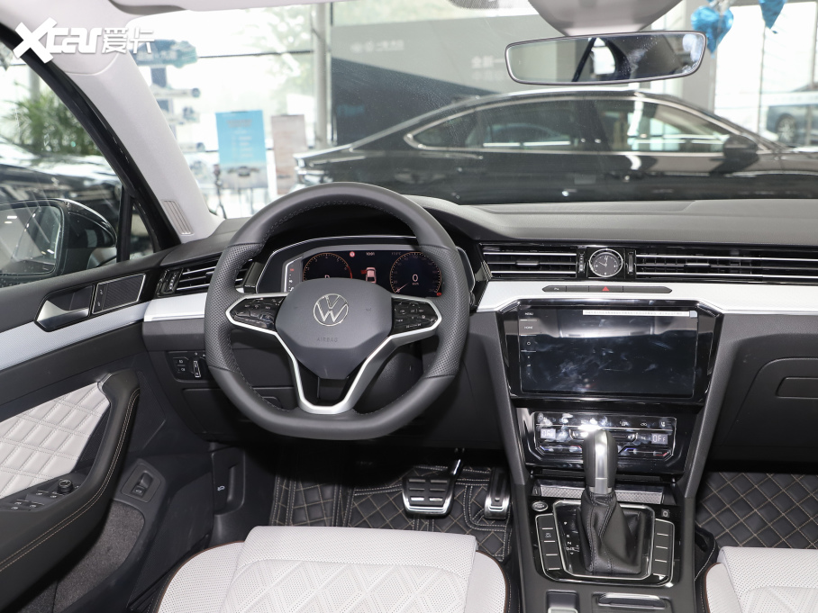 2025���~�v 200�f�v������ 330TSIDSG���A��