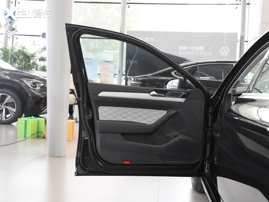 2025���~�v 200�f�v������ 330TSIDSG���A��