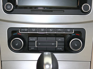 2011款1.8T 尊贵版 空调调节