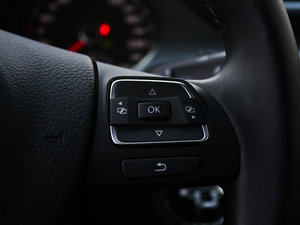 2011款1.8T 尊贵版 中控区