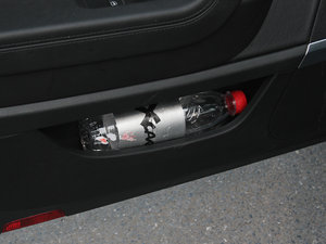 2011款2.0T 至尊版 前门储物空间