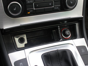 2011款2.0T 至尊版 中控区