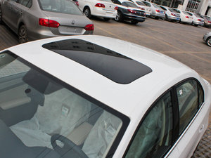 2012款1.4T 自动豪华版 车顶