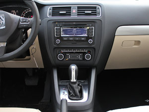 2012款1.4T 自动豪华版 中控台