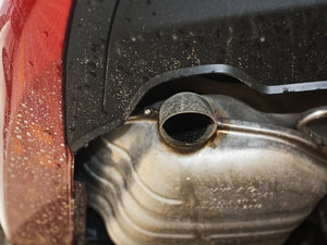2012款1.6L 自动舒适版 排气管