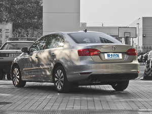 2012款1.8T 自动旗舰版 左后45度
