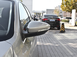 2012款1.8T 自动旗舰版 后视镜