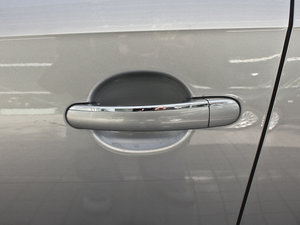 2012款1.8T 自动旗舰版 主驾门拉手