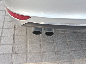 2012款1.8T 自动旗舰版 排气管