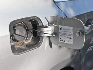 2012款1.8T 自动旗舰版 油箱盖