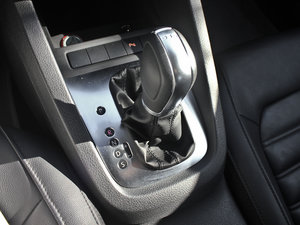2012款1.8T 自动旗舰版 换挡杆