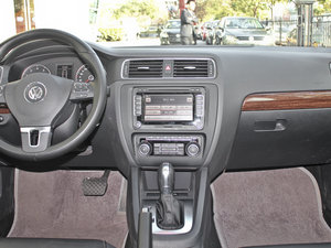 2012款1.8T 自动旗舰版 中控台