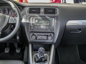2012款1.4T 手动豪华版 中控台