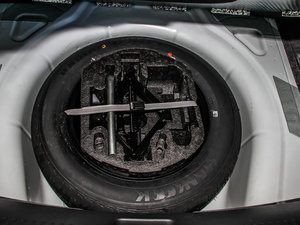 2012款1.4T 手动豪华版 备胎