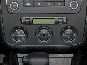 20121.4T DSG A {(dio){(dio)(ji)