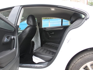 2012款1.8T 尊贵版 后排空间