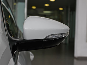 2012款3.0L V6 后视镜