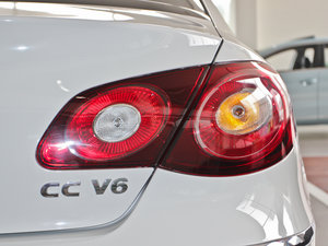 2012款3.0L V6 尾灯