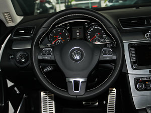 2012款3.0L V6 方向盘