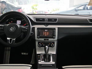 2012款3.0L V6 中控台