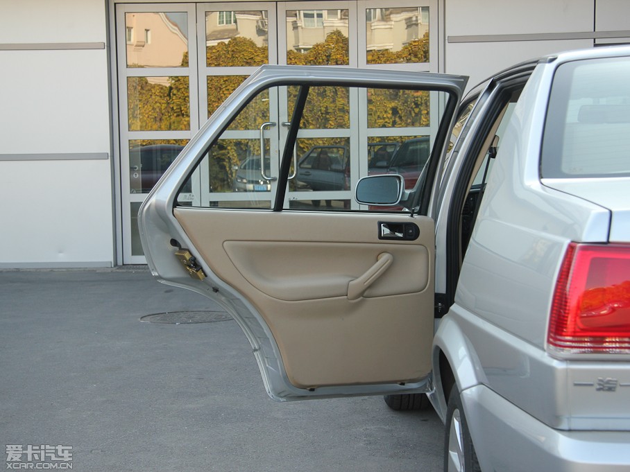 2012_(d) 1.6L ǰl(wi)