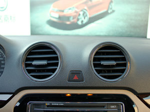 2013款1.6L 自动豪华型 空调出风口