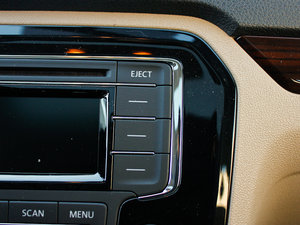 2013款1.6L 自动豪华型 中控区