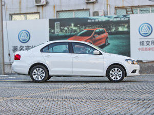 2013款1.6L 手动舒适型 整体外观