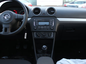 2013款1.6L 手动舒适型 中控台