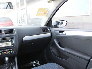 2013款1.4T 蓝驱版 中控区