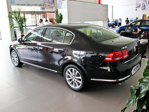 2013款改款 1.8T 尊贵型 左后45度