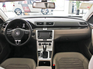 2013款改款 1.8T 尊贵型 内饰全景