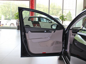 2013款改款 1.8T 尊贵型 驾驶位车门