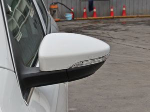2013款1.8T 领先型 后视镜