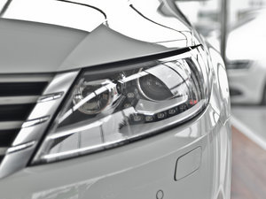 2013款1.8TSI 尊贵型 大灯
