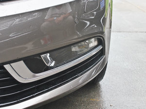 2013款2.0TSI 至尊型 前雾灯