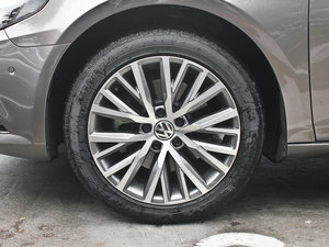 2013款2.0TSI 至尊型 轮圈