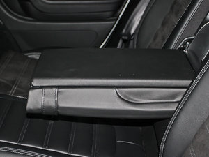 2013款1.8TSI 豪华型 后排中央扶手