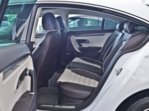 2013款3.0FSI V6 后排空间