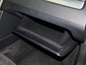 2013款2.0TSI 豪华型 手套箱