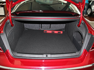 2013款2.0TSI 豪华型 行李厢空间