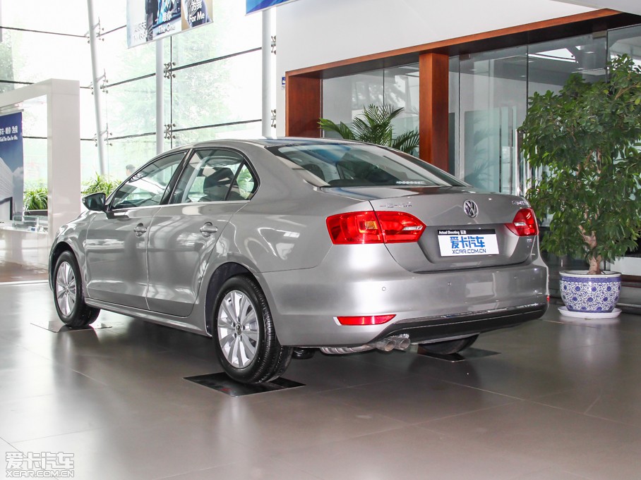 2014款速腾改款 1.4tsi 自动豪华型
