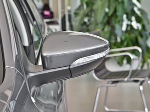 2014款1.6L 自动舒适型 后视镜