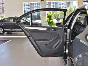 2014款1.6L 自动舒适型 左后车门