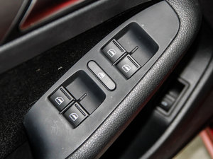 2014款1.6L 自动时尚型 主驾车窗控制区	
