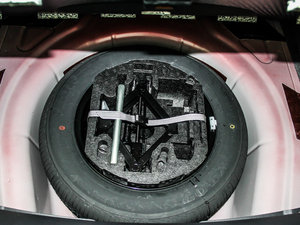 2014款1.6L 自动时尚型 备胎
