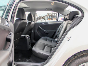 2014款1.4TSI 手动豪华型 后排空间