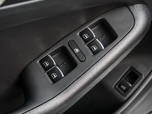 2014款1.4TSI 手动豪华型 主驾车窗控制区	